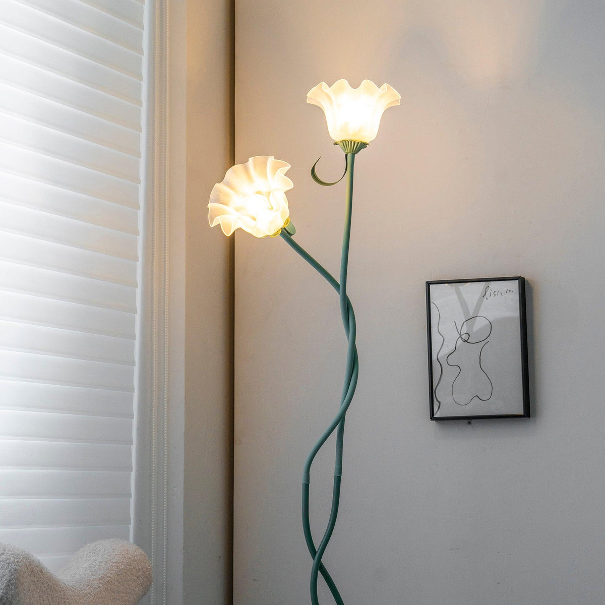 Calla Lily Floral Floor Lamp with Acrylic Petal Shades | Foot-Switch Light