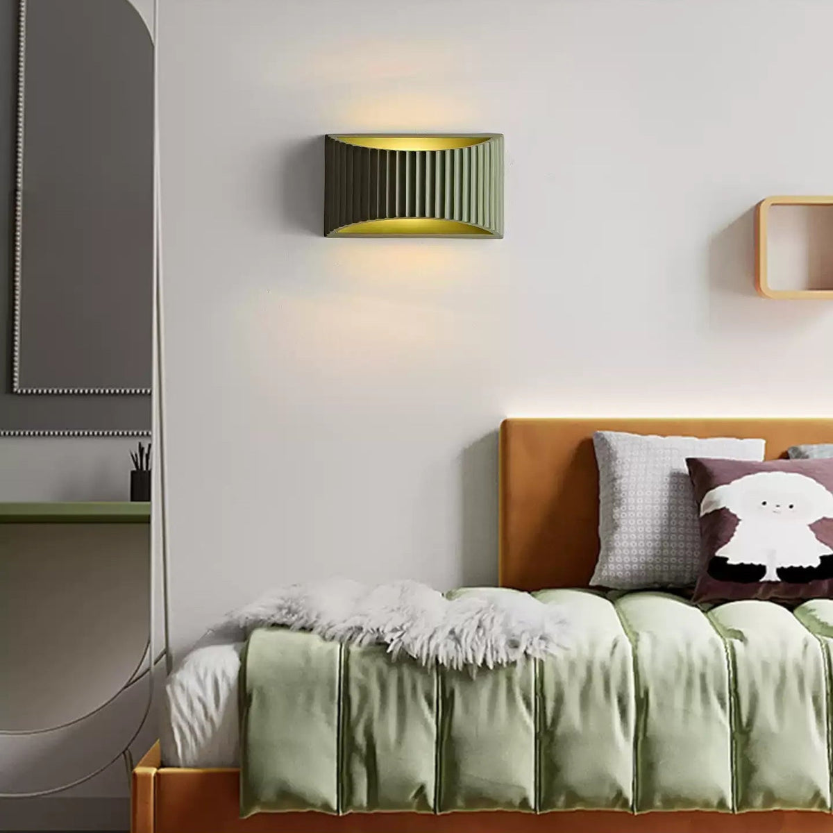 Fisar | Fluted Resin Wall Sconce with Up and Down Light | Modern Wall Lamp for Entryways