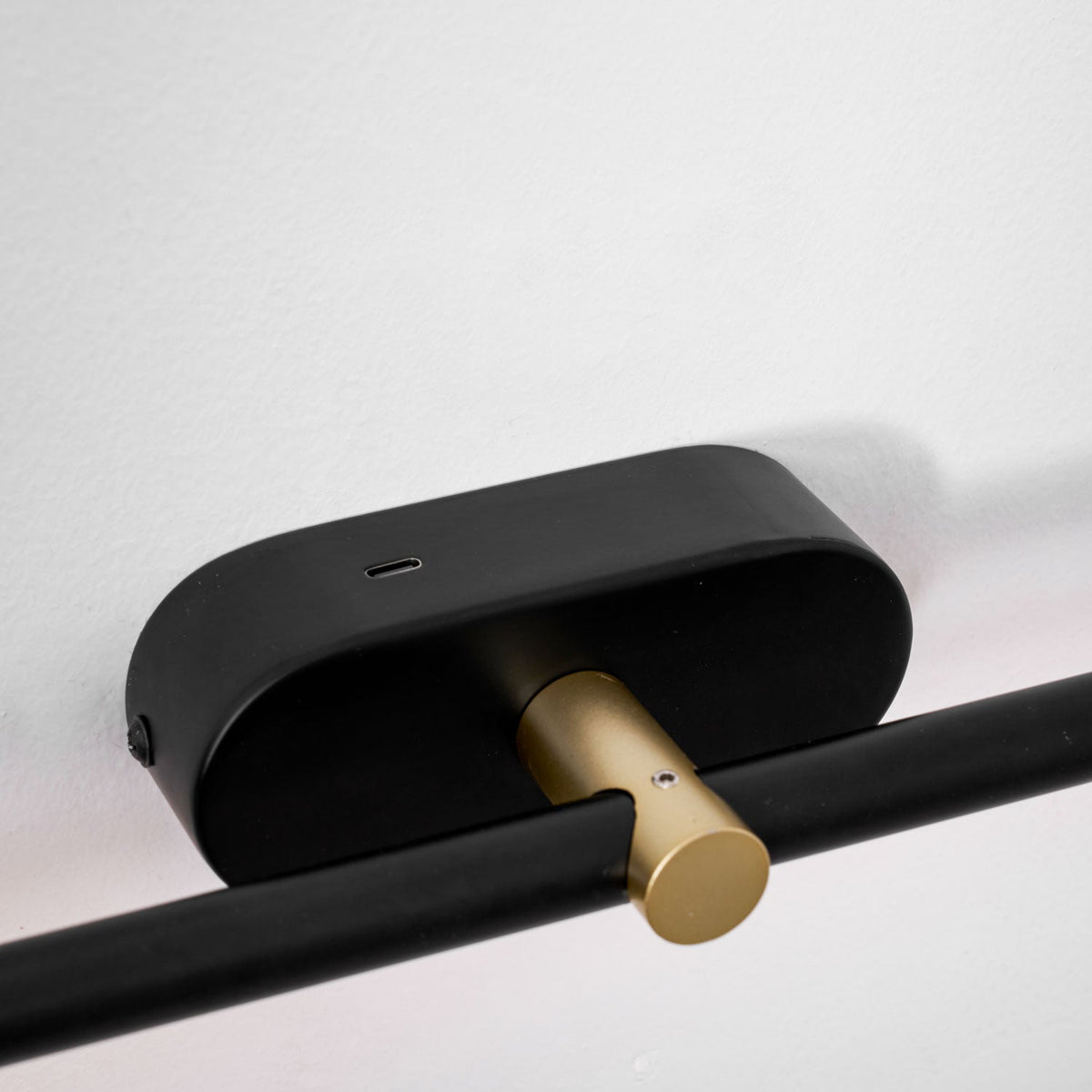 Lumenora | Cordless Linear Wall Lamp with USB Rechargeable Battery and Touch Dimmer