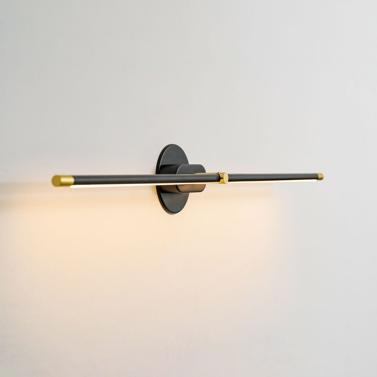 Linora | Linear LED Wall Sconce with Dimmable Warm Light | Metal Vanity Lamp for Mirrors