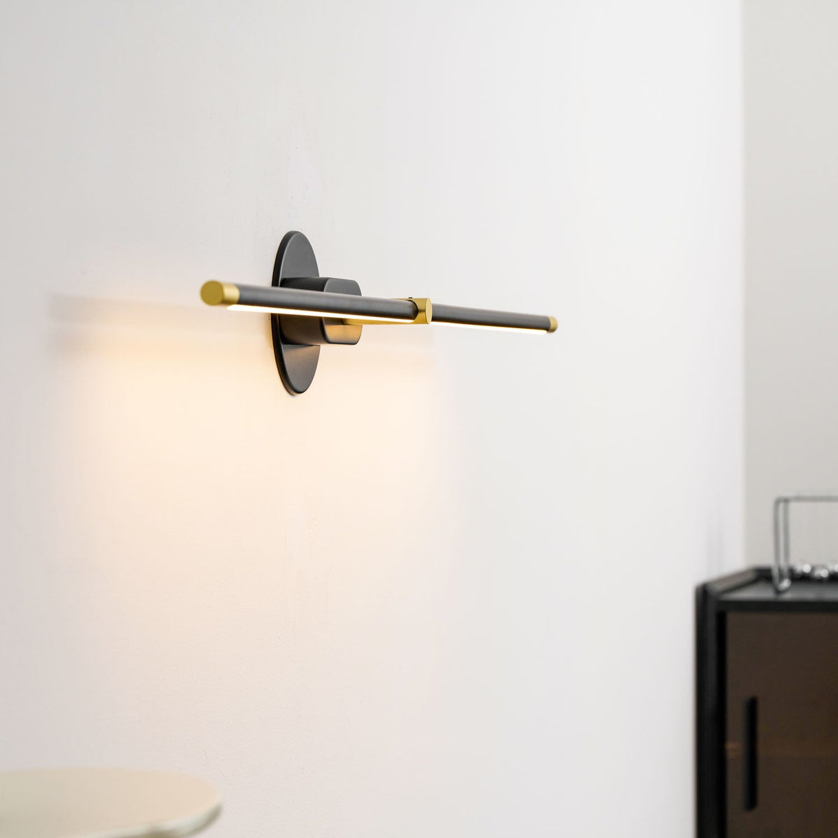 Linora | Linear LED Wall Sconce with Dimmable Warm Light | Metal Vanity Lamp for Mirrors