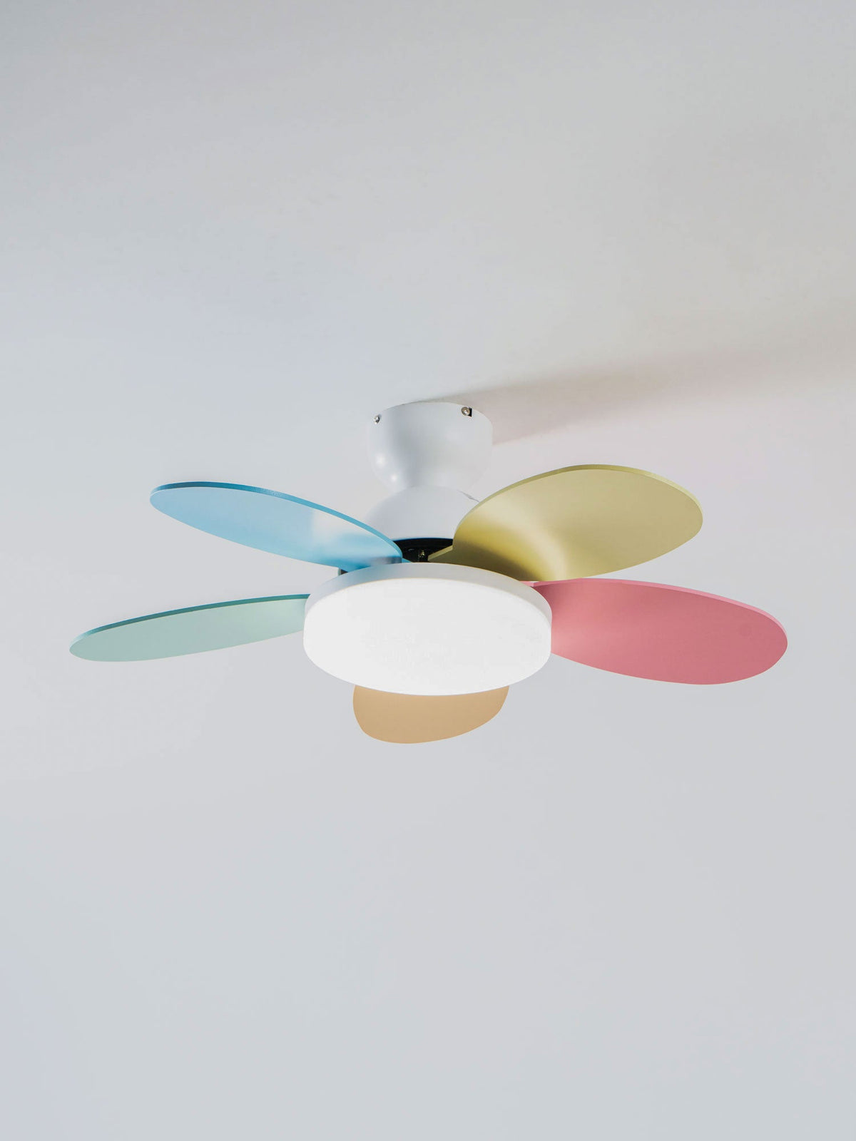 Petalux | Modern Ceiling Fan with LED Light and Remote | Quiet DC Motor for Living Rooms