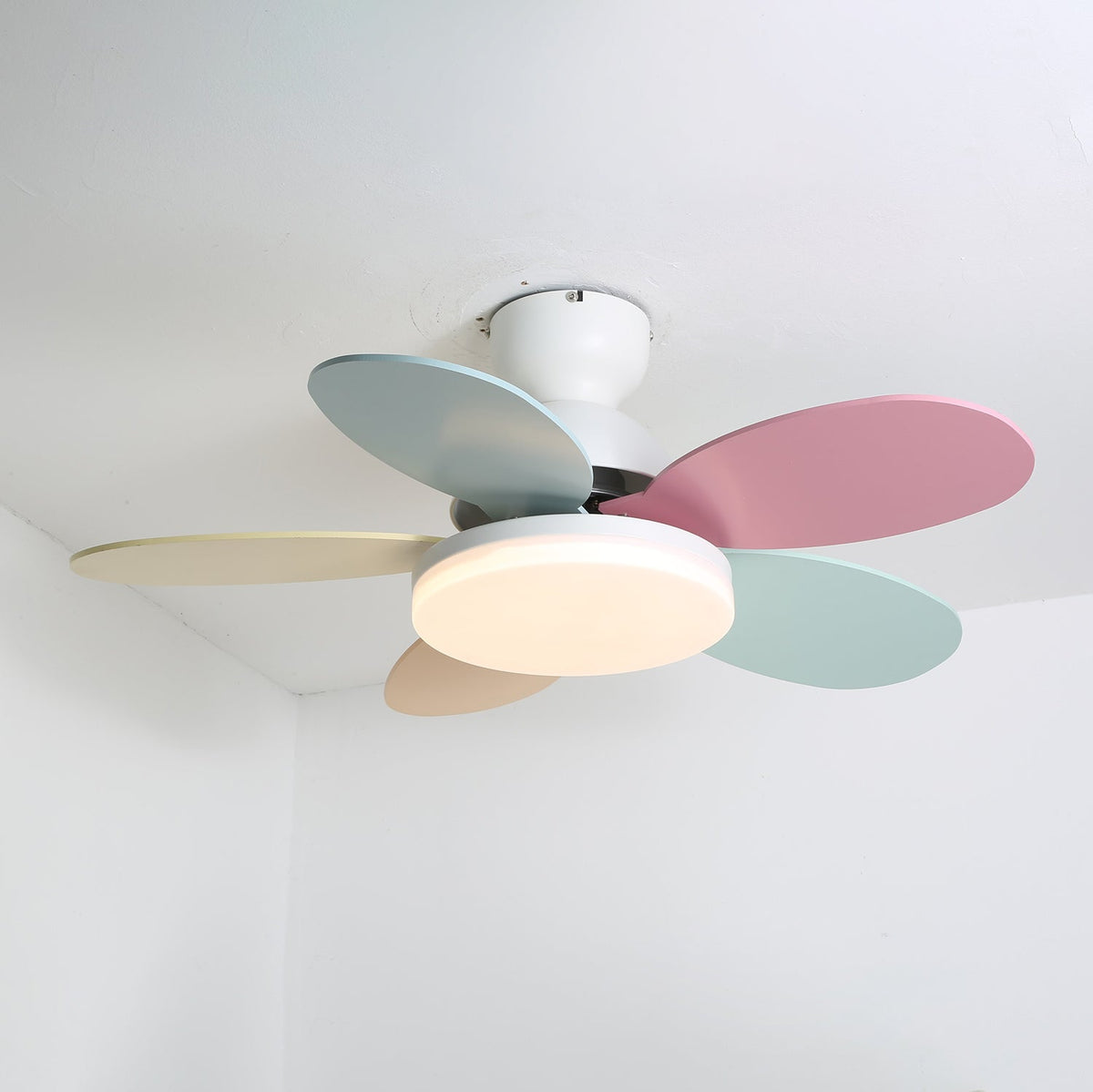 Petalux | Modern Ceiling Fan with LED Light and Remote | Quiet DC Motor for Living Rooms