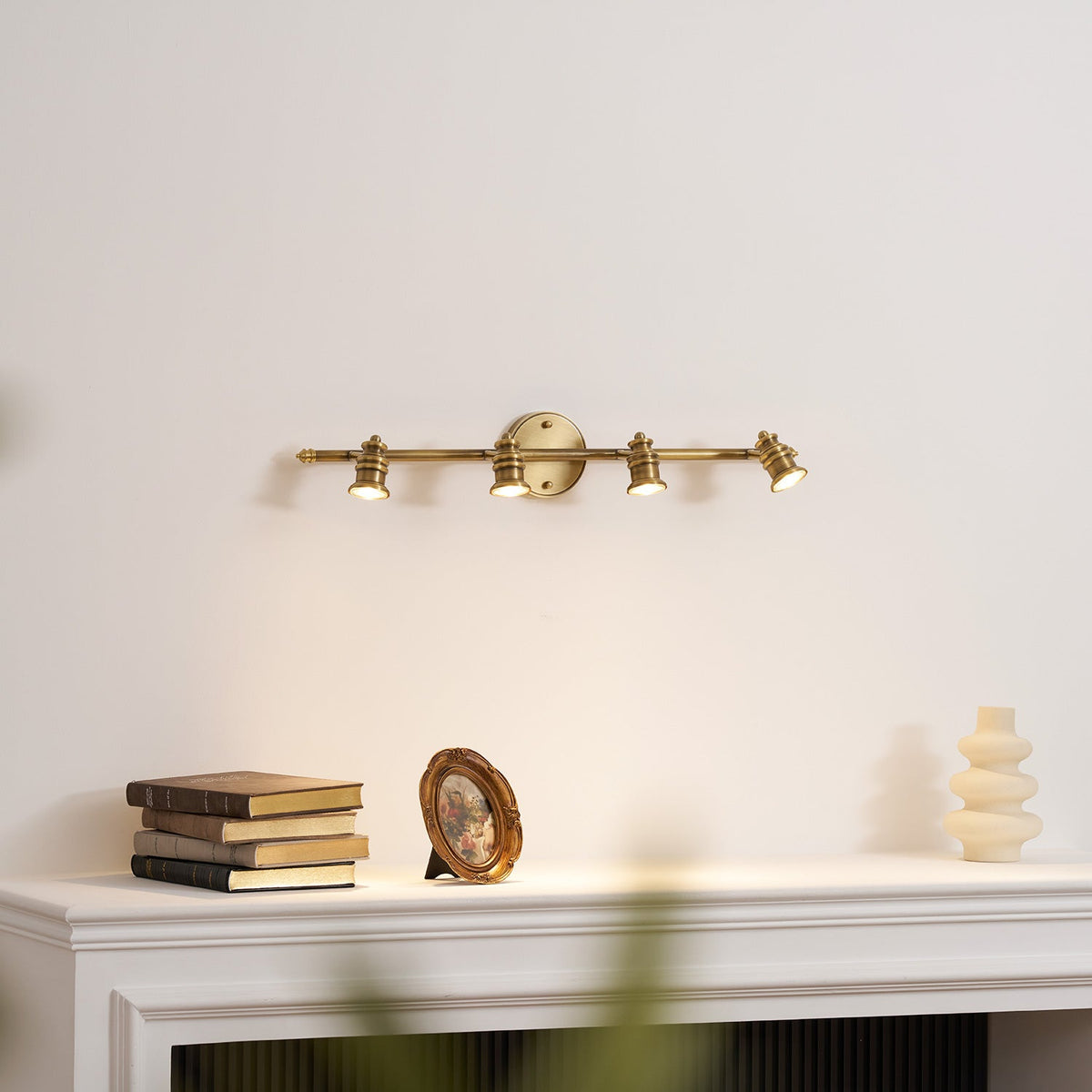Vantage Series | Brass Linear Spotlight Bar with MR16 LED Heads for Vanity Lighting