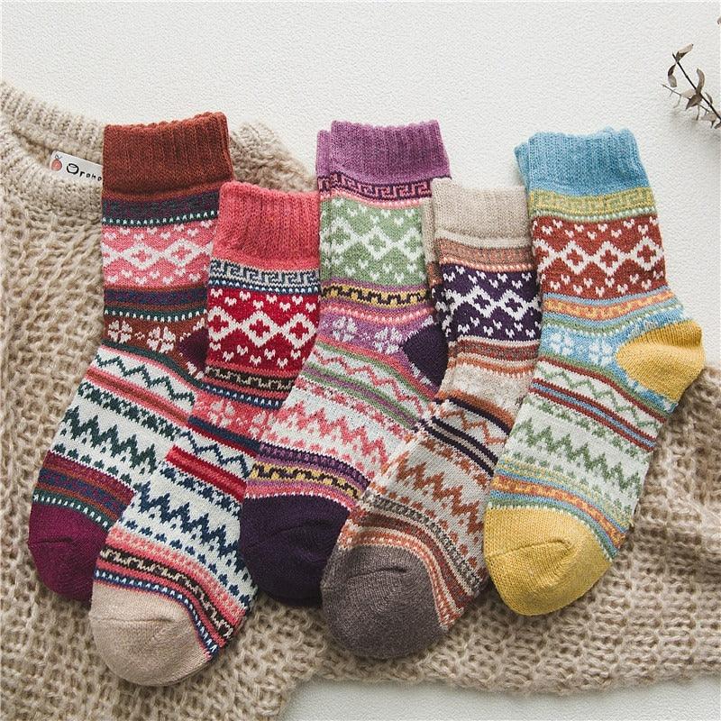 Nordic Wool Blend Socks with Scandinavian Pattern | Warm Winter Comfort