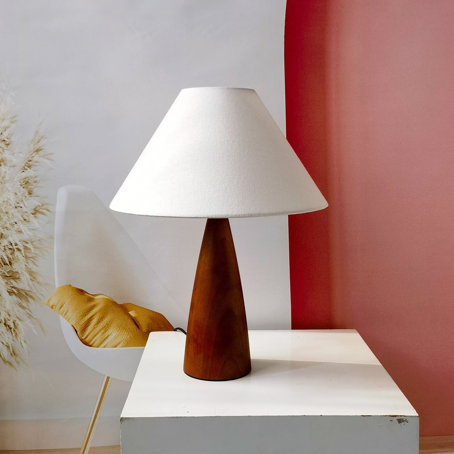 Solid Wood Table Lamp Classic Bedside Desk Lamp for Bedroom