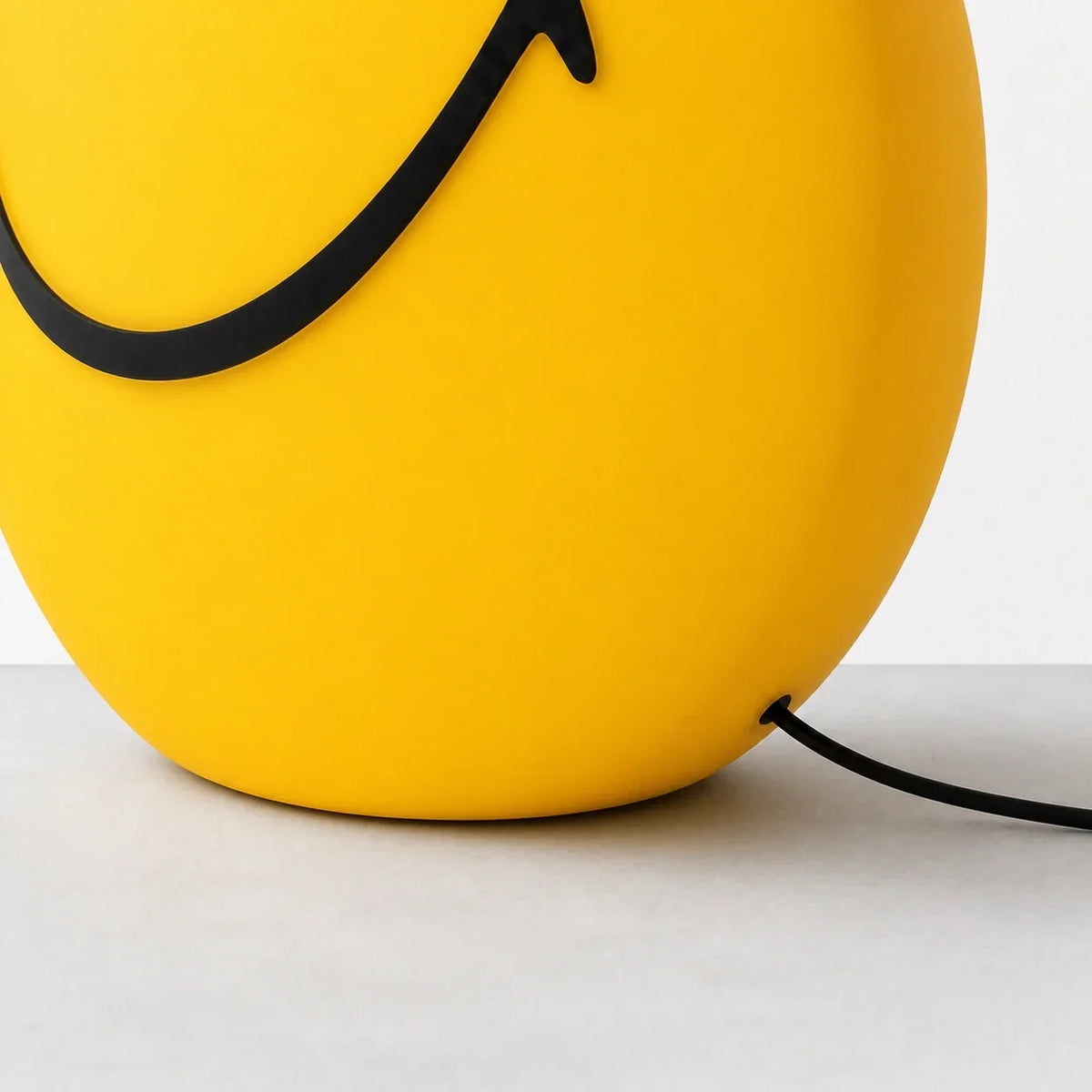 Smiley Face Table Lamp with Warm LED Glow | Playful Polymer Accent for Any Room