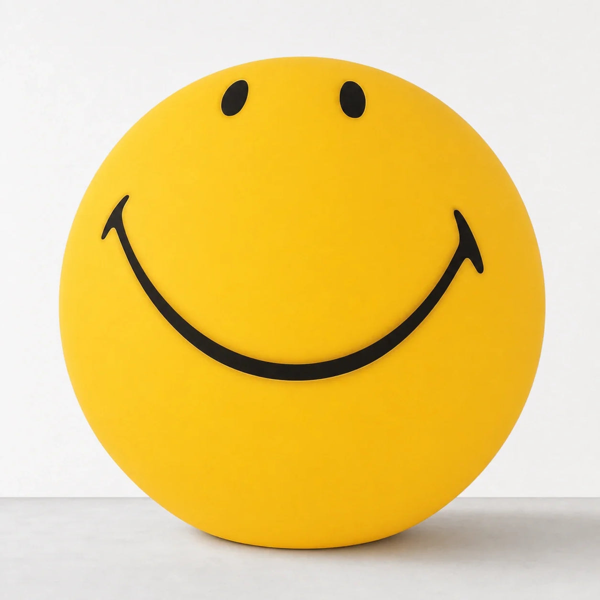 Smiley Face Table Lamp with Warm LED Glow | Playful Polymer Accent for Any Room