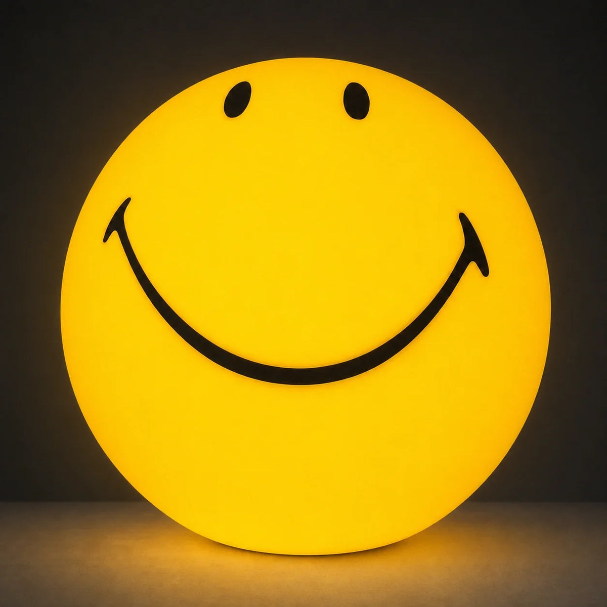 Smiley Face Table Lamp with Warm LED Glow | Playful Polymer Accent for Any Room