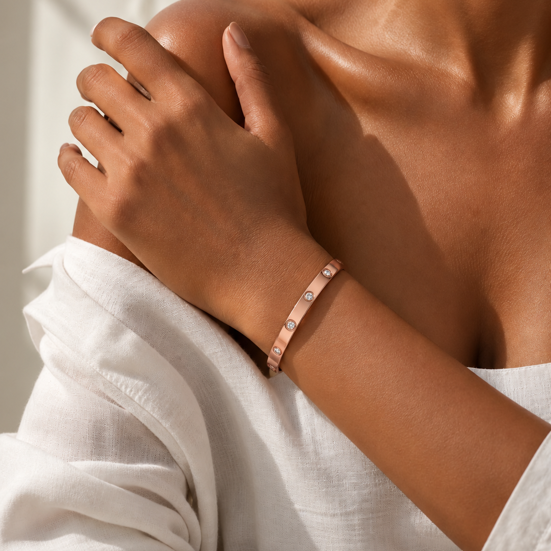 Crystal Love | Crystal Bangle Bracelet with Elegant Heart Design for Everyday Style