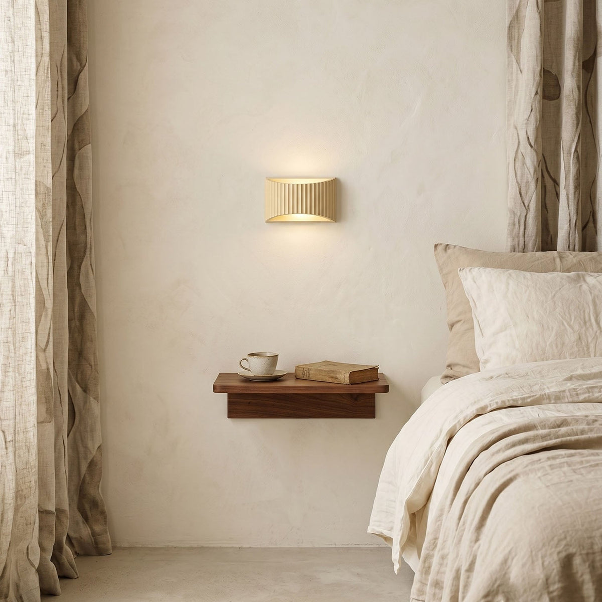 Fisar | Fluted Resin Wall Sconce with Up and Down Light | Modern Wall Lamp for Entryways