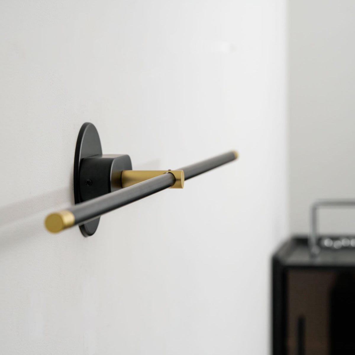 Linora | Linear LED Wall Sconce with Dimmable Warm Light | Metal Vanity Lamp for Mirrors