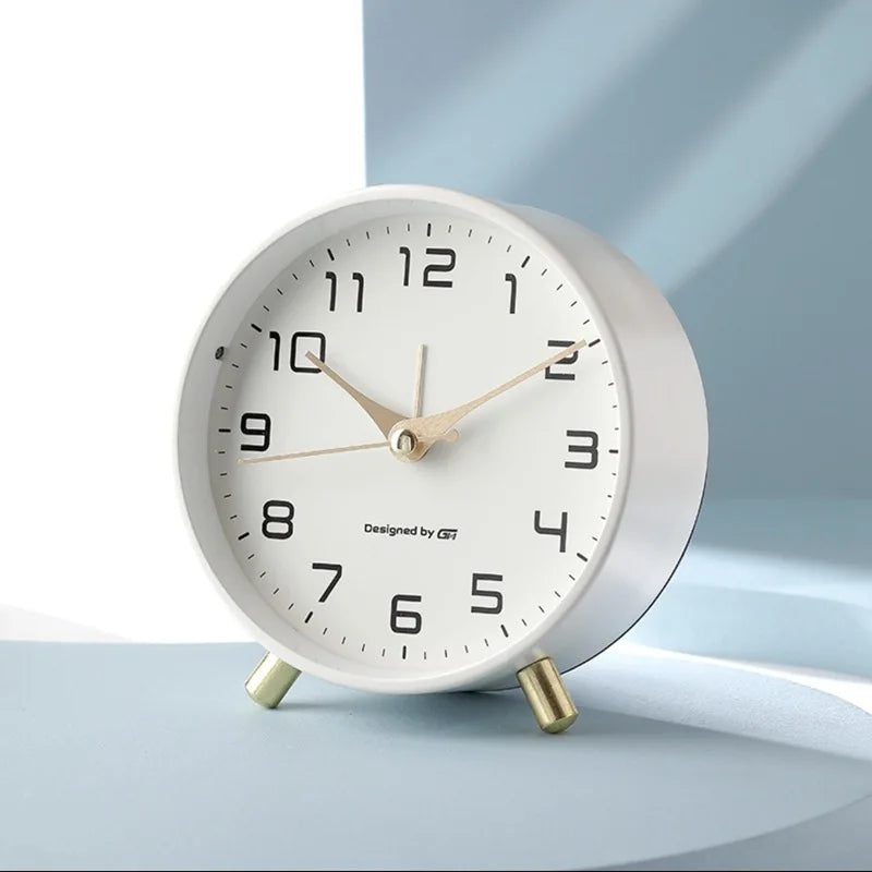 Scandinavian Silent Table Clock Modern Metal Desk Clock Battery Operated