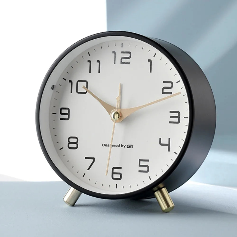 Scandinavian Silent Table Clock Modern Metal Desk Clock Battery Operated