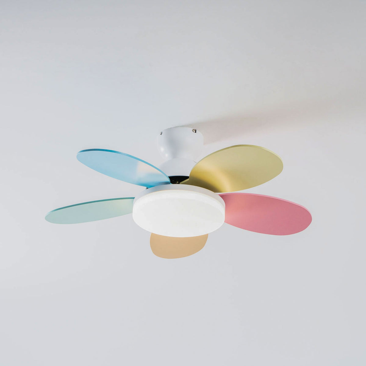 Petalux | Modern Ceiling Fan with LED Light and Remote | Quiet DC Motor for Living Rooms