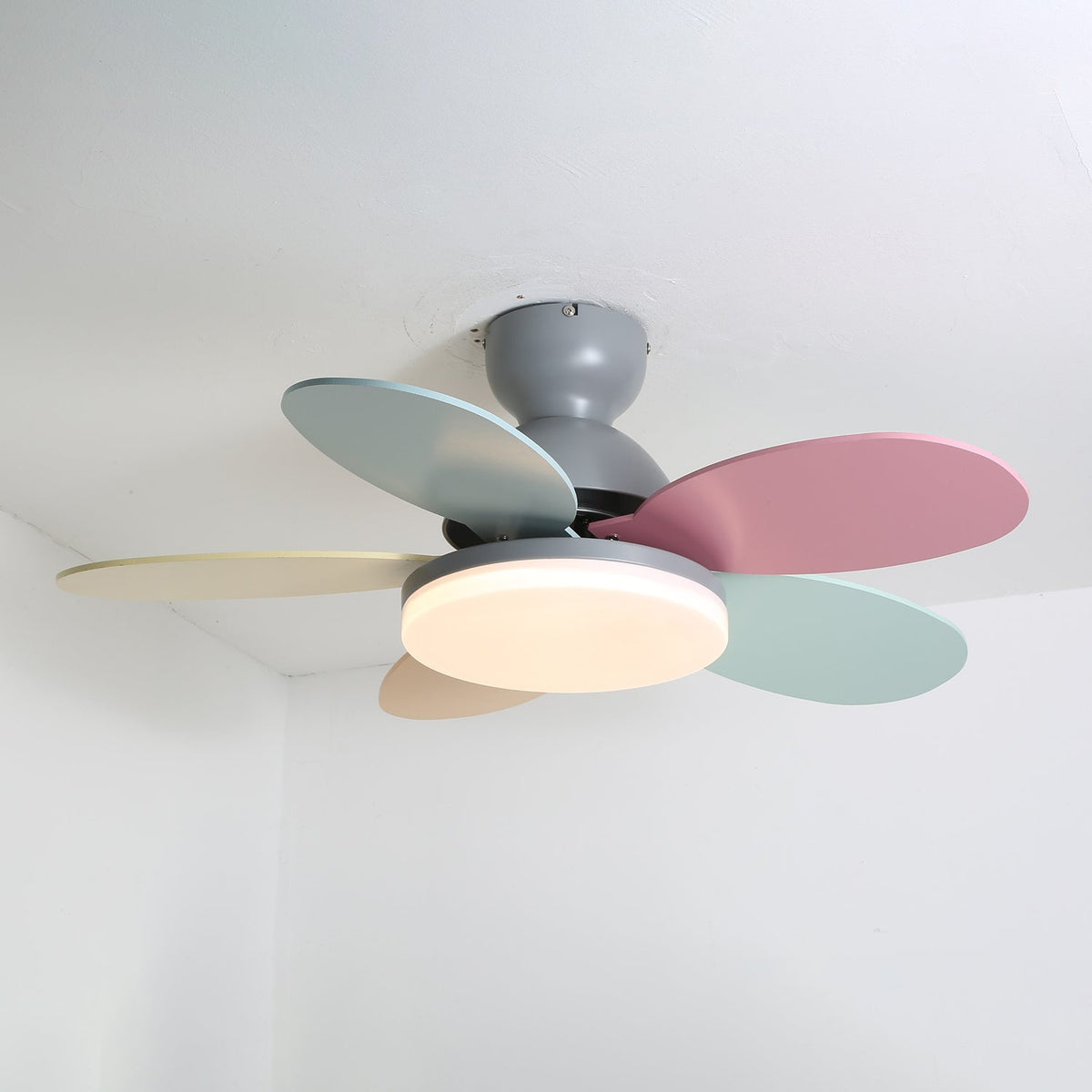 Petalux | Modern Ceiling Fan with LED Light and Remote | Quiet DC Motor for Living Rooms