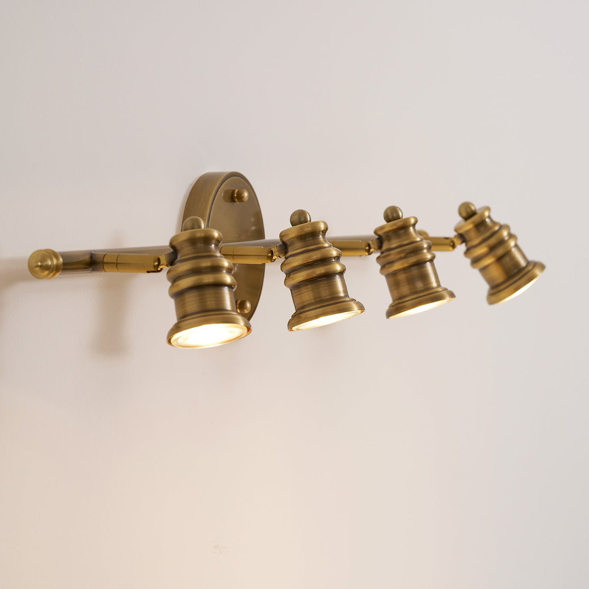 Vantage Series | Brass Linear Spotlight Bar with MR16 LED Heads for Vanity Lighting