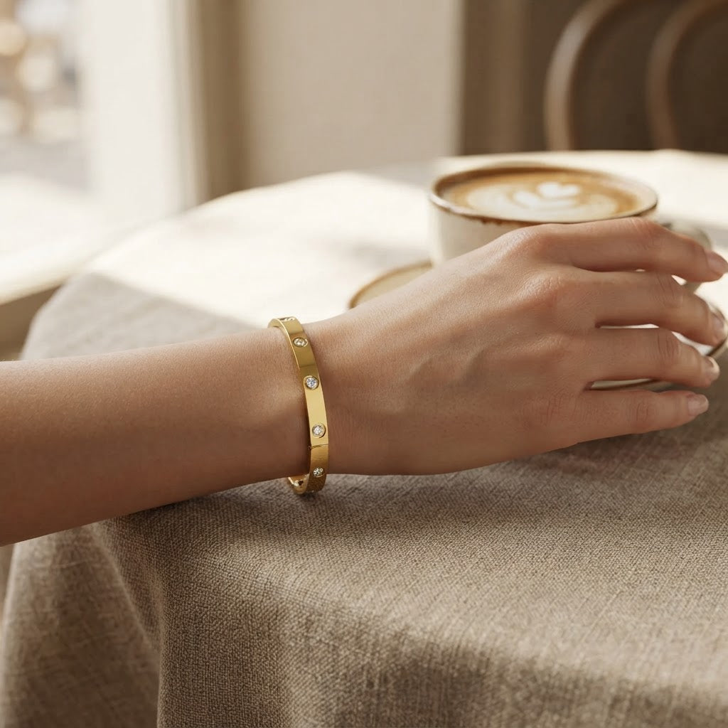 Crystal Love | Crystal Bangle Bracelet with Elegant Heart Design for Everyday Style