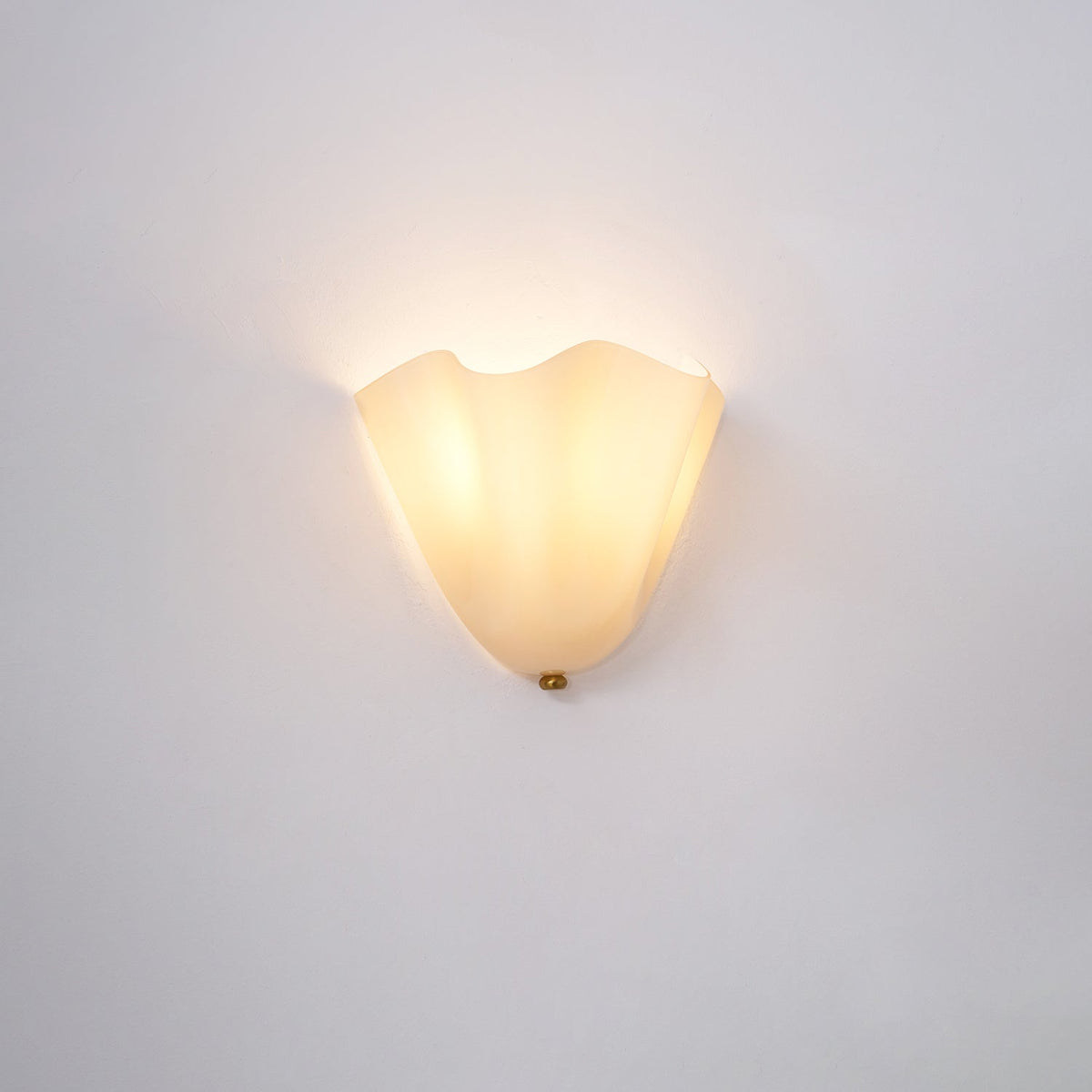 Petala | Hand Blown Glass Wall Sconce with Curved Shade, Dimmable Wall Lamp for Bedrooms