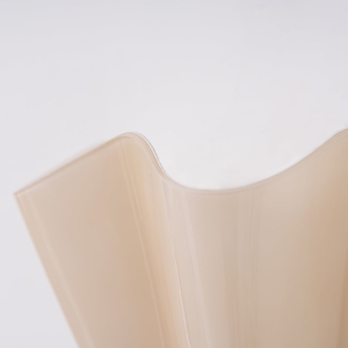 Petala | Hand Blown Glass Wall Sconce with Curved Shade, Dimmable Wall Lamp for Bedrooms