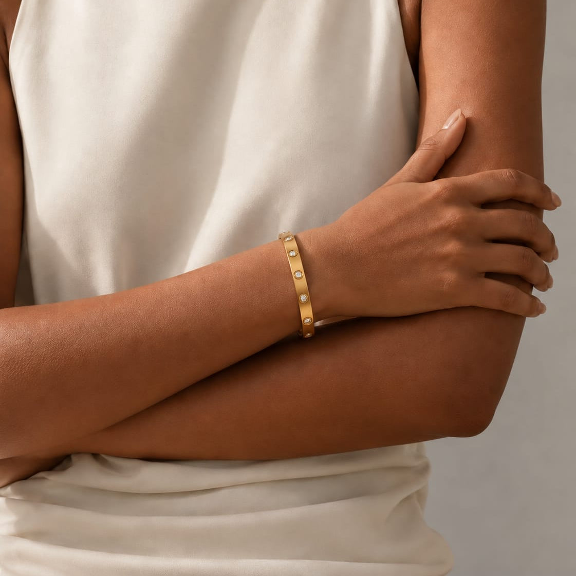 Crystal Love | Crystal Bangle Bracelet with Elegant Heart Design for Everyday Style